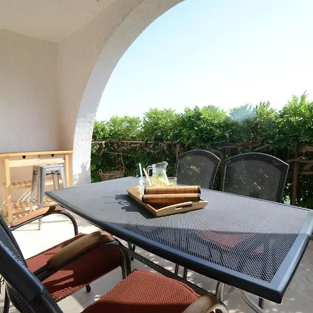 Apartment Glicinija